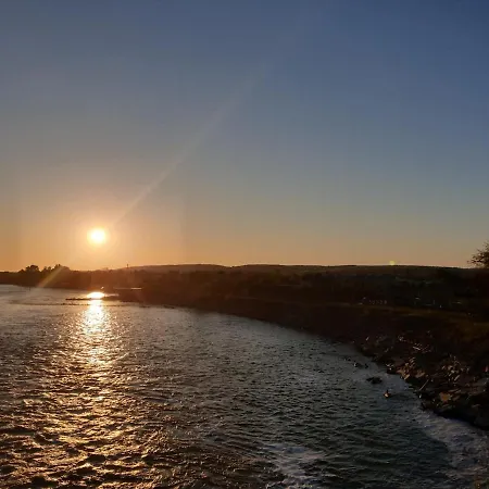 Maison 3 Personnes Entre Et Foret Lery (Eure)